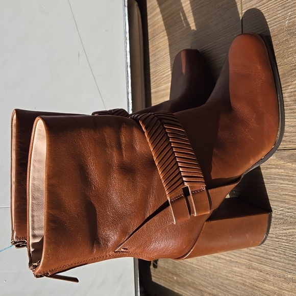 AD & Daughters Declann Browl Leather Heeled Ankle Boots - Picture 1 of 13